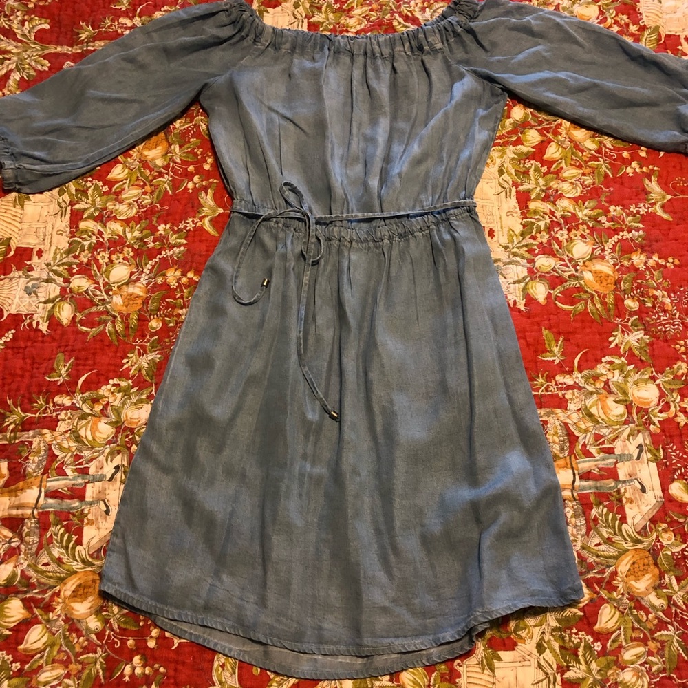 Breezy SPLENDID Chambray off the should dress